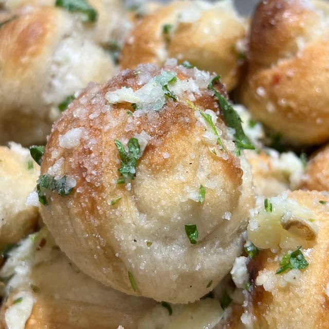 Garlic Knots.